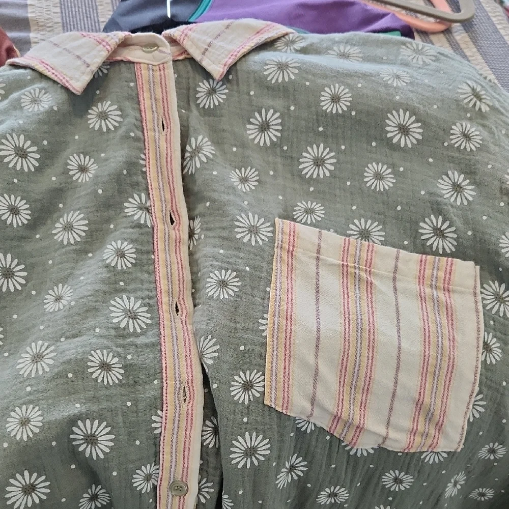 Easel Green Shirt with Striped Collar - Picture 3 of 4